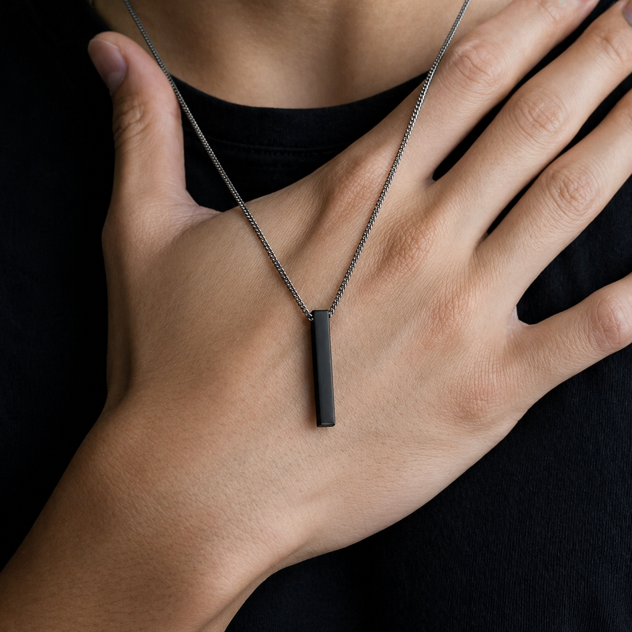 Bar Necklace Black